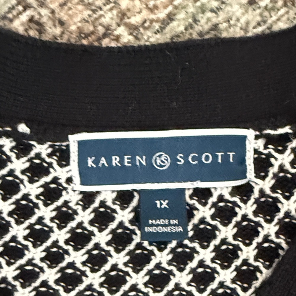 Karen Scott Black and White V-Neck Plus Size Cotton Henley Sweater - Picture 5 of 6